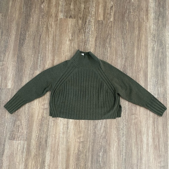 NWT TopShop Olive Green Sweater - Picture 3 of 6